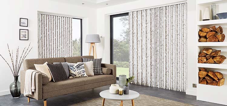 Blinds or curtains? How to choose the right solution for your windows